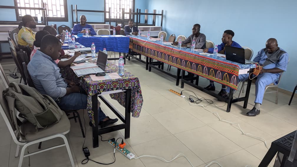 L’Institut Supérieur des Technologies Automobiles SOTRABUS (ISTAS) renforce les compétences pédagogiques de son corps enseignant à travers un séminaire sur la digitalisation whatsapp image 2026 02 26 at 15.26.08