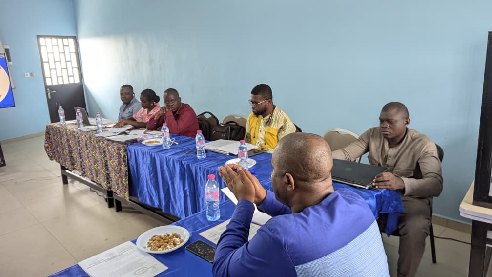 L’Institut Supérieur des Technologies Automobiles SOTRABUS (ISTAS) renforce les compétences pédagogiques de son corps enseignant à travers un séminaire sur la digitalisation whatsapp image 2026 02 26 at 15.26.15