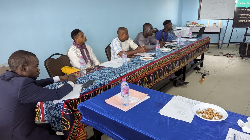 L’Institut Supérieur des Technologies Automobiles SOTRABUS (ISTAS) renforce les compétences pédagogiques de son corps enseignant à travers un séminaire sur la digitalisation whatsapp image 2026 02 26 at 15.26.19